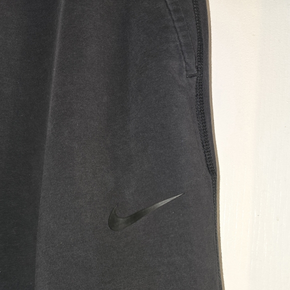 Nike Black Jogger Pants - Picture 3 of 4